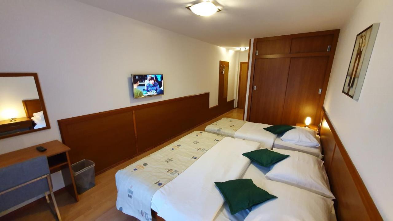 Hotel Zvonimir Otočac Exterior foto