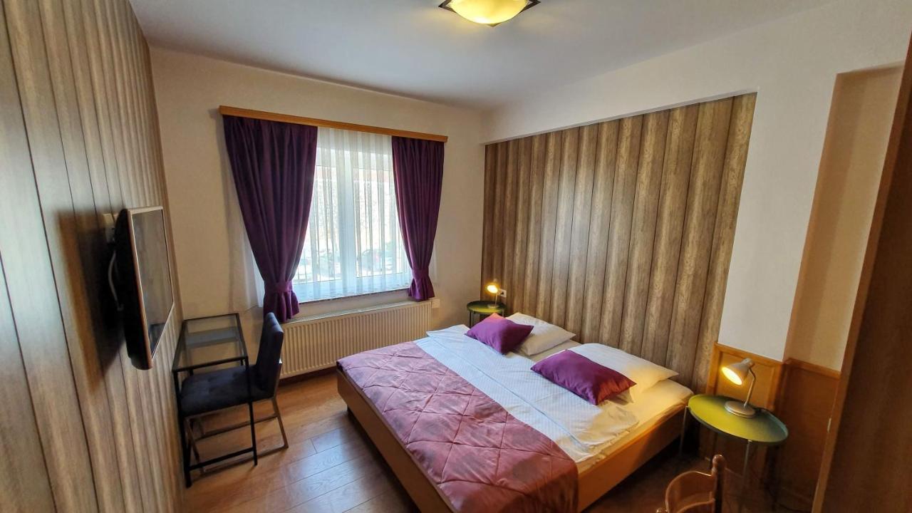 Hotel Zvonimir Otočac Exterior foto