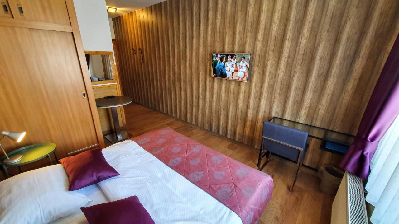 Hotel Zvonimir Otočac Exterior foto